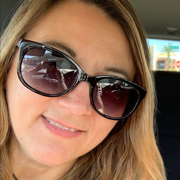 Meet your Posher, Julie - Picture 5 of 14